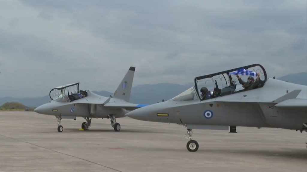 Força Aérea Grega recebeu os dois primeiros Leonardo M346 LIFT (Foto: HAF).