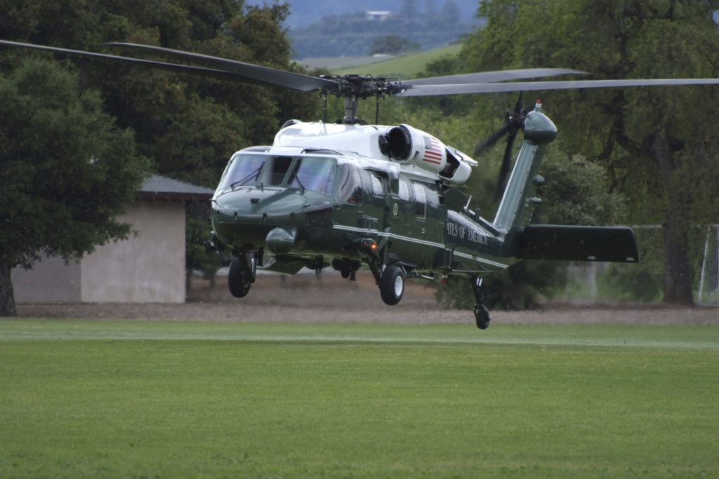VH-92A deve substituir o VH-3D como Marine One em 2024. Ele irá substituir os VH-60N (foto) e os VH-3D (Foto: USMC).