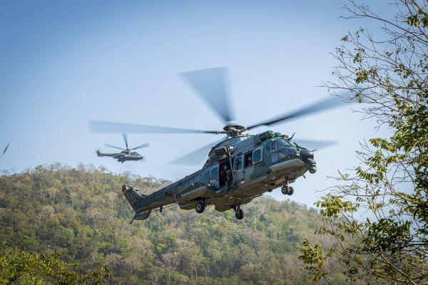 FAB recebe nova unidade da aeronave H-36 Caracal