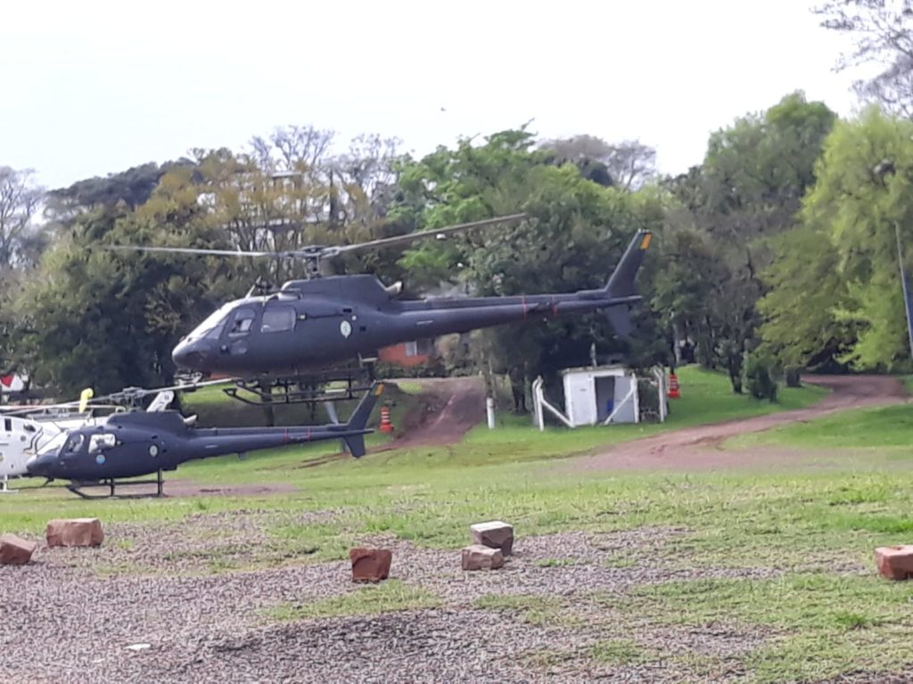 Dois HA-1 Fennec do Exército Brasileiro pousando em Lajeado/RS (Foto: Fernando Milke).