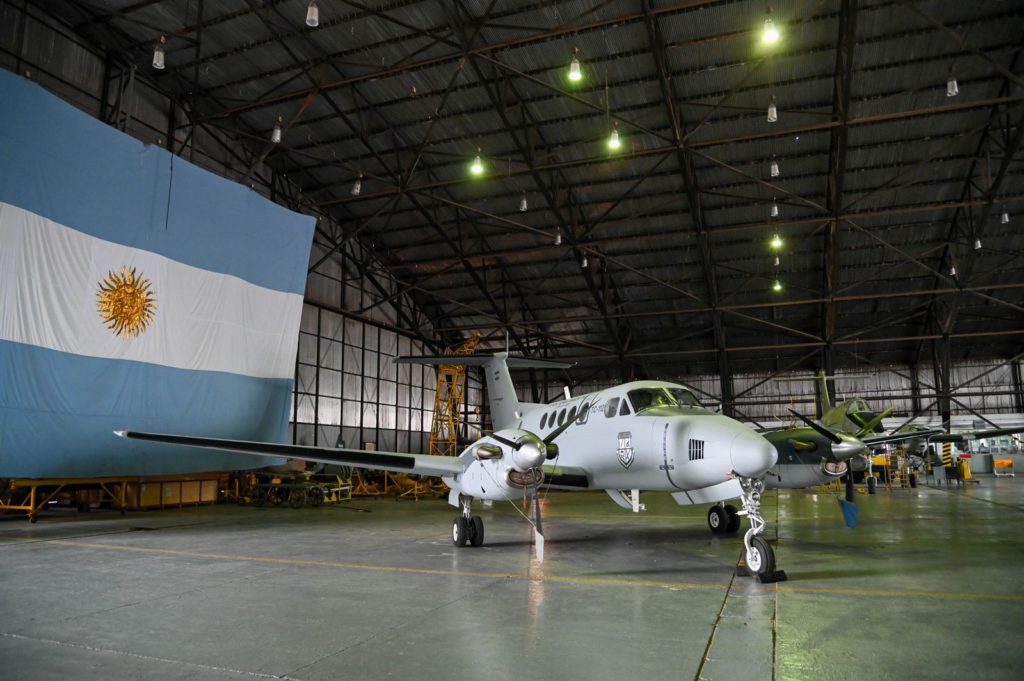 Força Aérea Argentina incorporou o quinto Beechcraft TC-12B Huron (Fotos: MD).