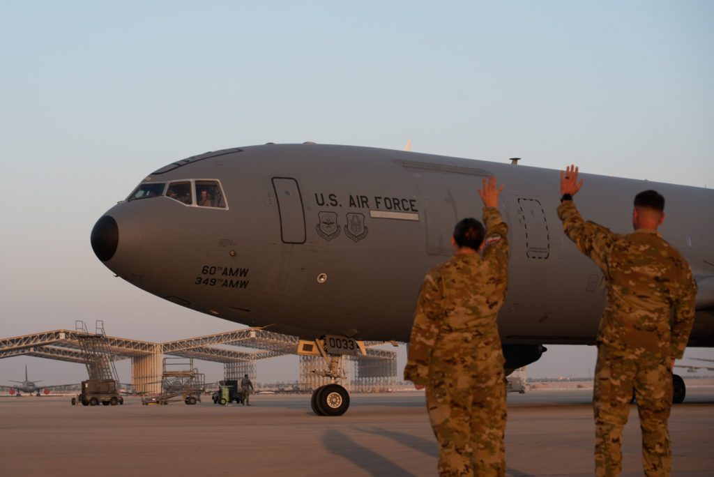 KC-10 Extender 86-0033 parte da Base Aérea Prince Sultan, na Arábia Saudita, em 5 de outubro, após conduzir a implantação final. Foto: USAF/Sargento Alexander Frank.