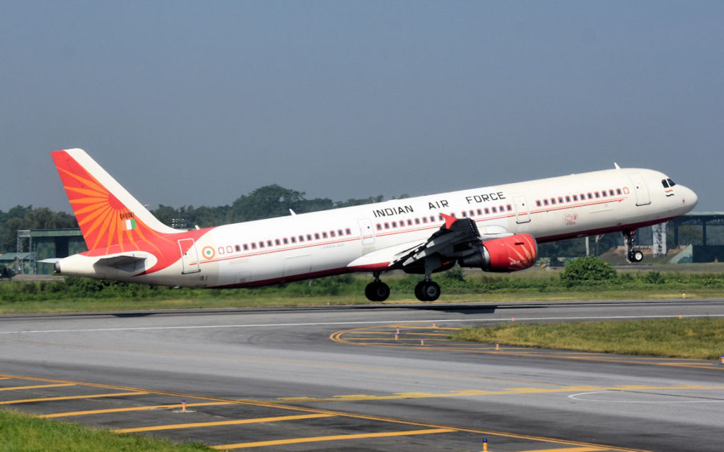 CA7081 decolando Aeroporto Internacional Lokpriya Gopinath Bordoloi (Foto: Borispole - via Scramble).
