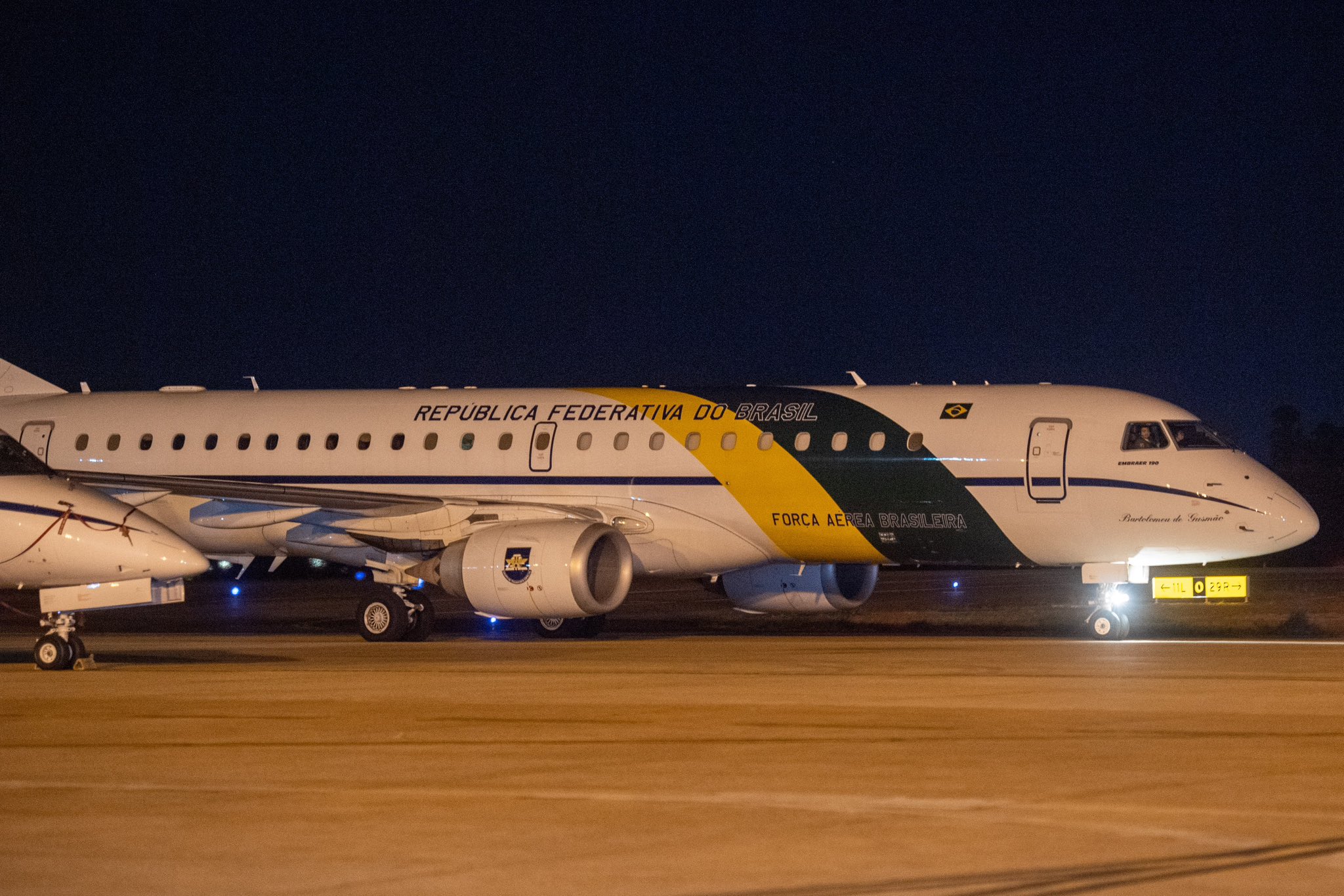 VC-2 da FAB pousou em Brasília com brasileiros retirados da Faixa