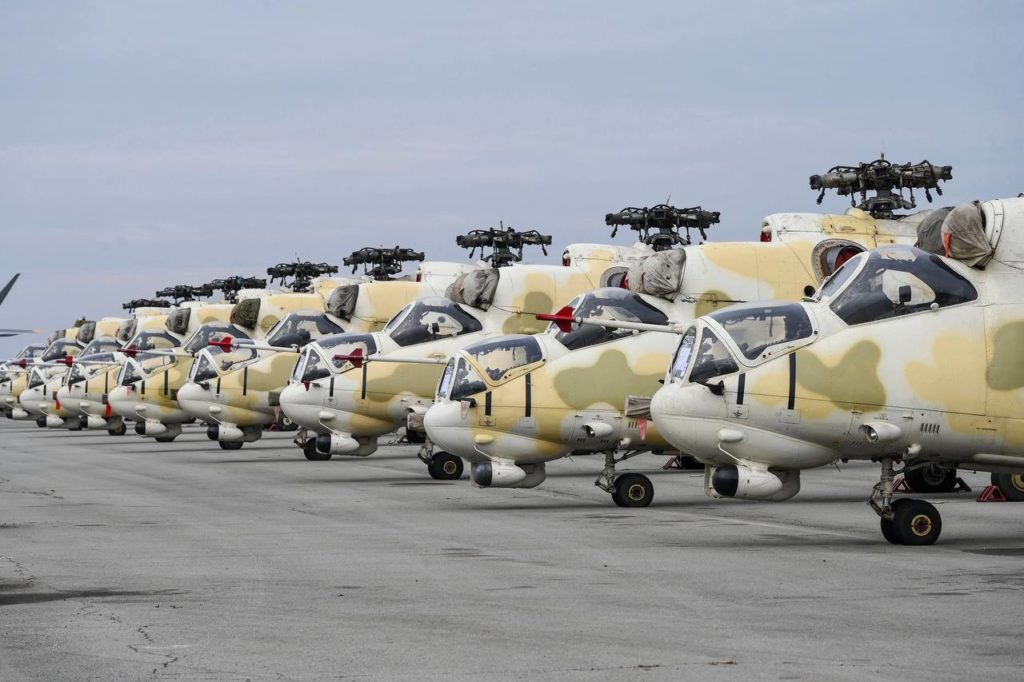 Sérvia recebeu onze helicópteros de ataque Mi-35 comprados do Chipre (Fotos: MD).