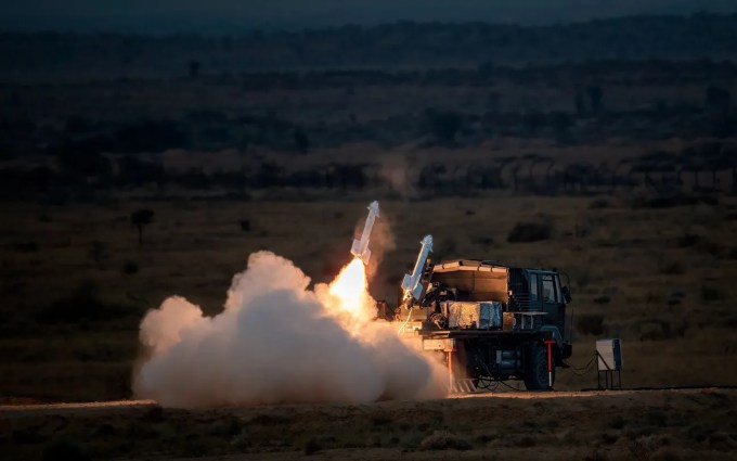 La IAF prueba misiles tierra-aire SAMAR durante el ejercicio Vayu Shakti-24.  Prueba de disparo del sistema de misiles tierra-aire SAMAR con misil R73.  Foto: FAI.