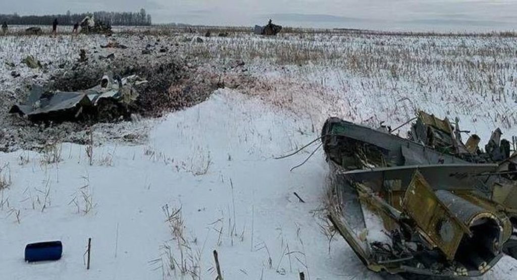 Rússia e Ucrânia: conflito sobre os corpos do acidente com o IL-76. Destroços do Il-76M RF-86868 da Russian Air Force, que foi abatido em 24/01, na região de Belgorod, perto da fronteira com a Ucrânia. Foto: DIVULGADA PELA TASS.