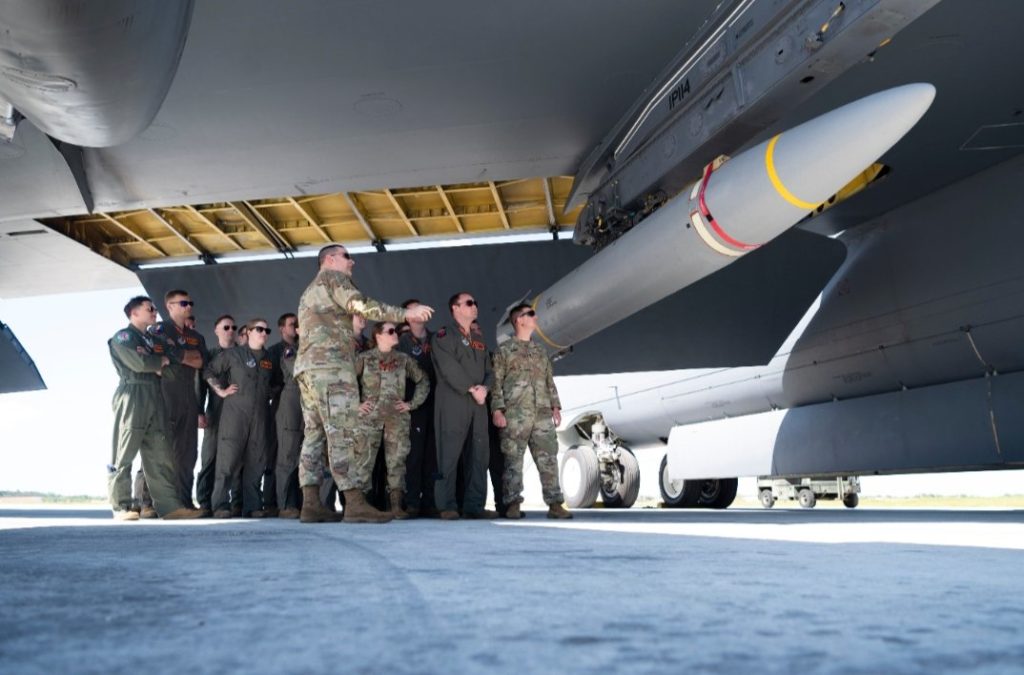 USAF realiza treinamento de armas hipersônicas no Pacífico (Fotos: USAF).