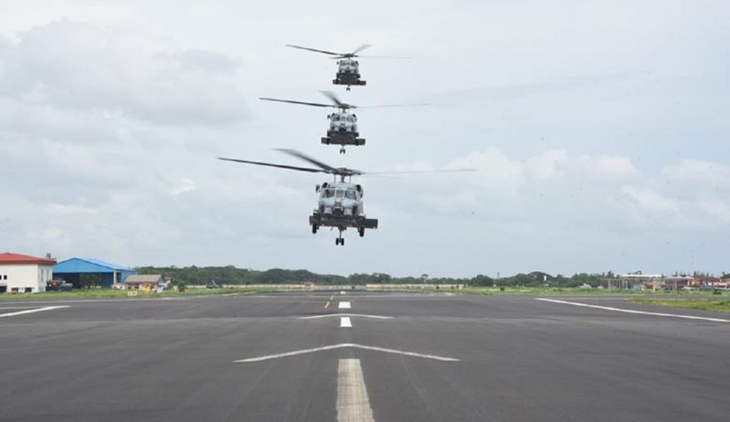 Marinha Indiana comissiona 1º esquadrão de helicópteros MH-60R. Foto: Indian Navy.