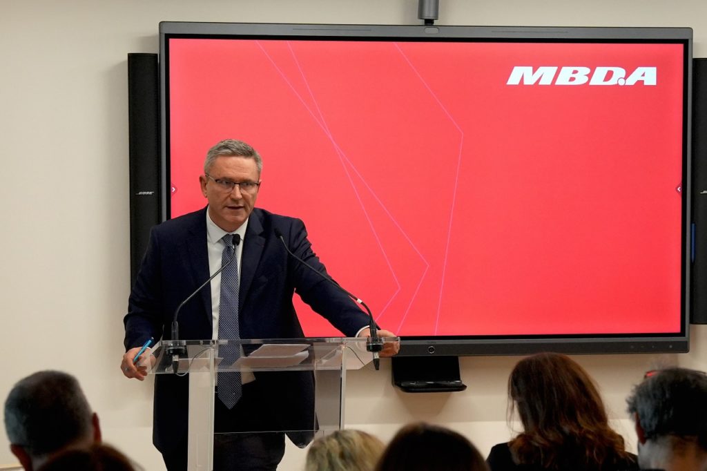 Éric Béranger, CEO da MBDA, na conferência de imprensa/2024 (Foto: MBDA).