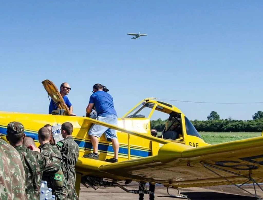 Enchente no RS: entidades de aviação agrícola do Uruguai e da Argentina doam de combustível para o RS (Fotos: SINDAG).