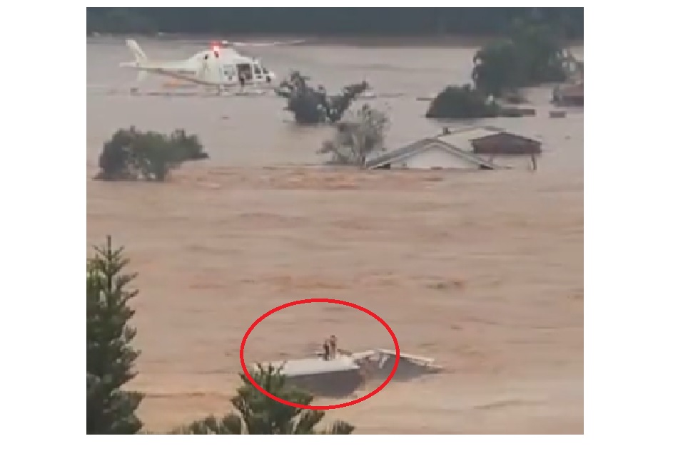 Enchente no RS: vídeo mostra helicóptero da BM/RS realizando tentativa de  resgate dramático – Força Aérea
